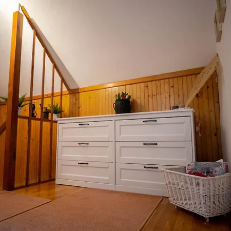 펜션 Lana With Hot Tub *