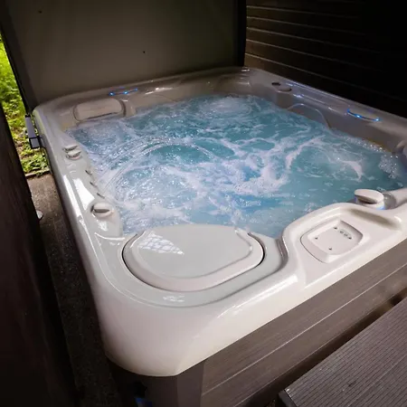 펜션 Lana With Hot Tub 고즈드마툴렉