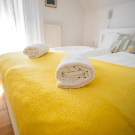 Lana With Hot Tub * 고즈드마툴렉