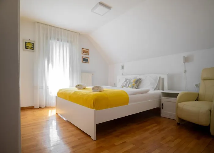 Lana With Hot Tub Holiday home Gozd Martuljek